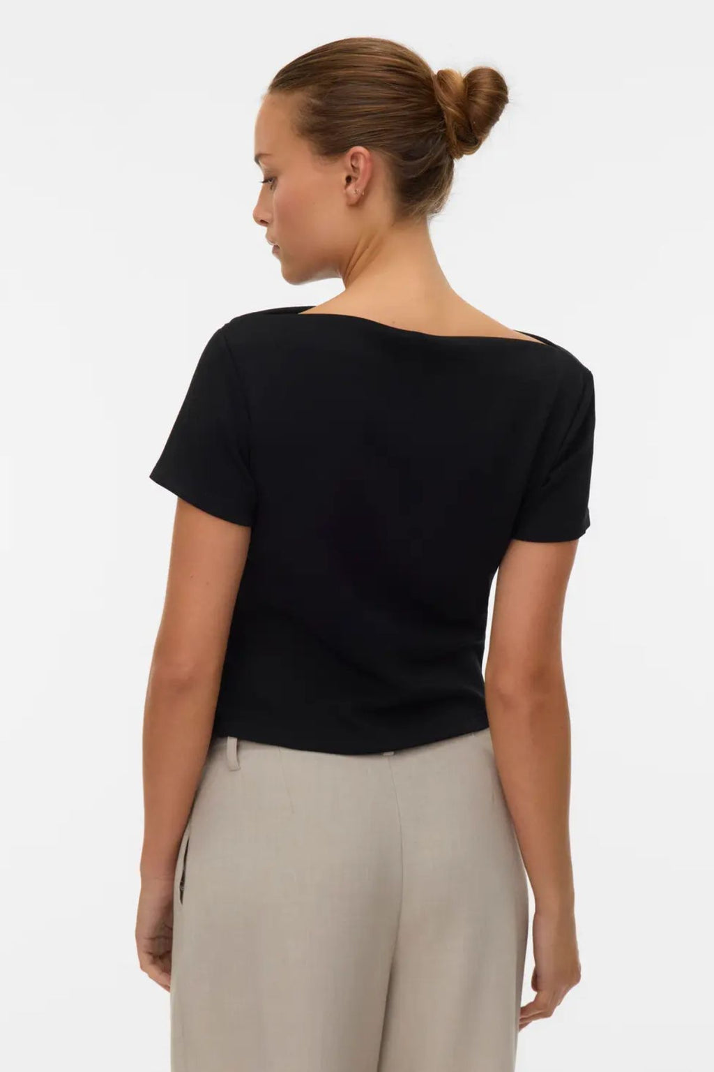 Mille korte top met boothals - zwart