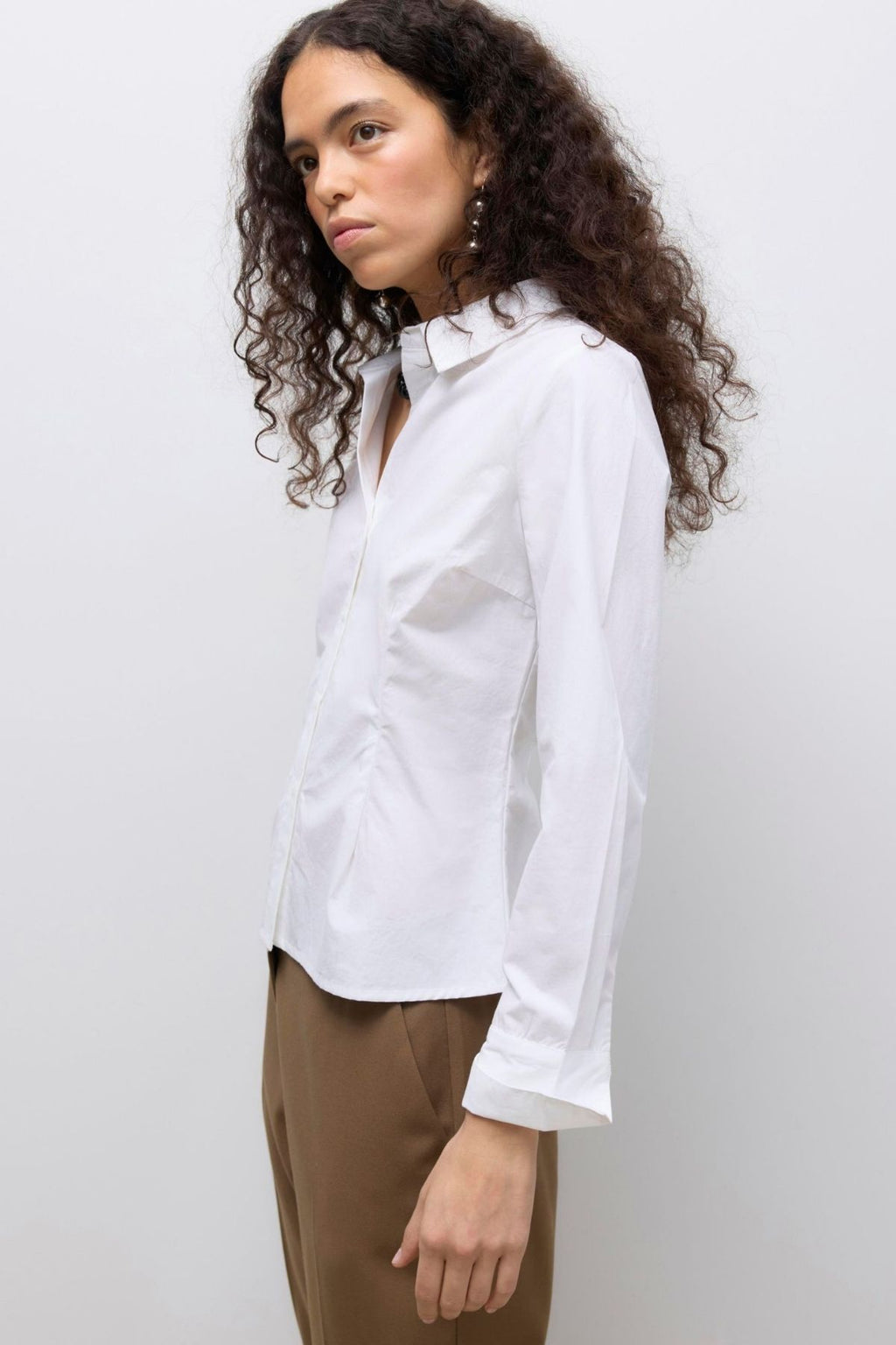 Ums V-Neck Shirt - Bright White