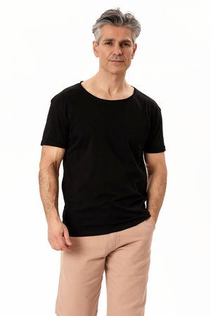 Deep Neck T-shirt - Black
