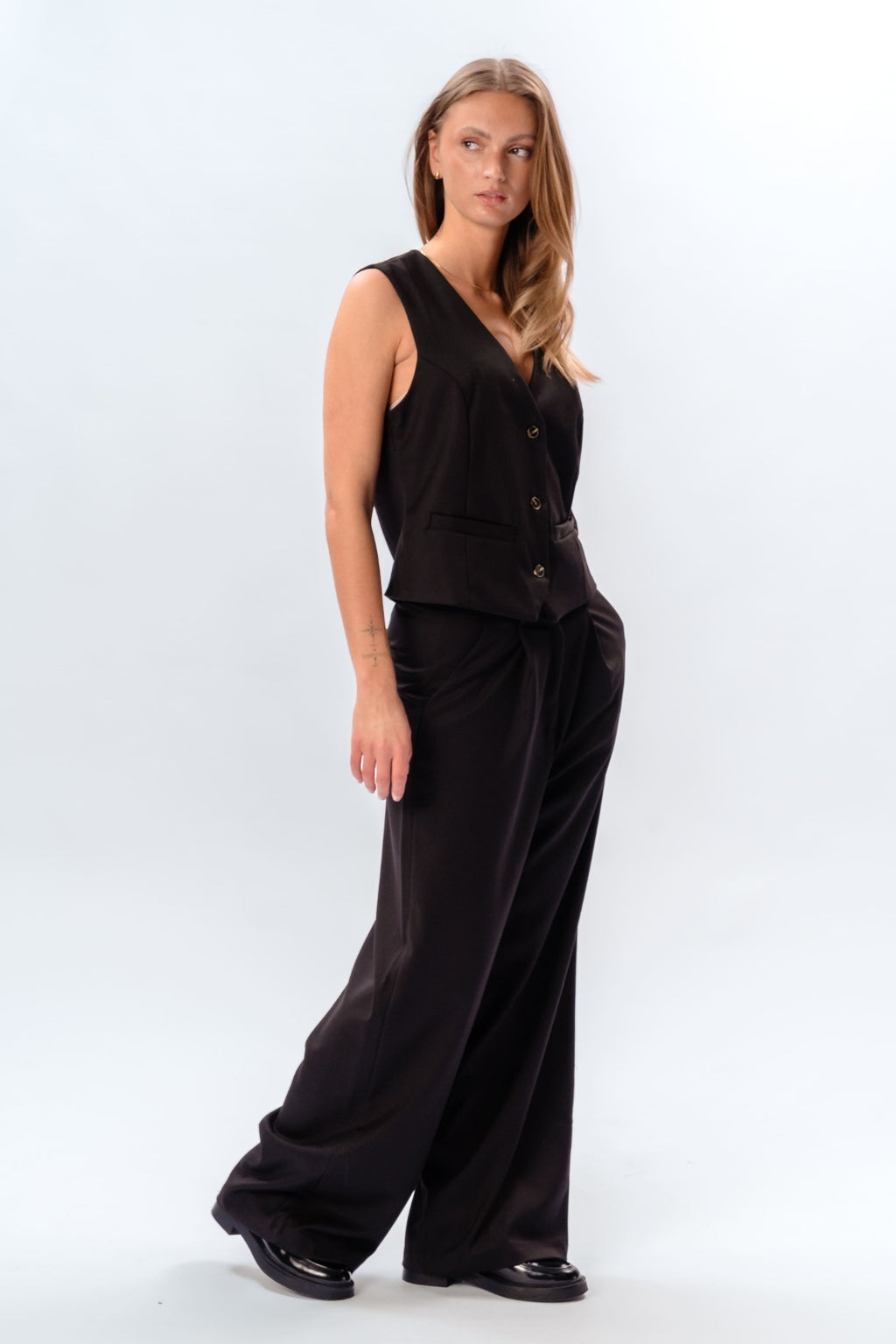 Nadia gilet et pants (Black) - Forme de package