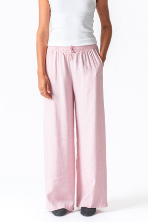 Mia Pants + Chemise MIA (rose) - Forme de package
