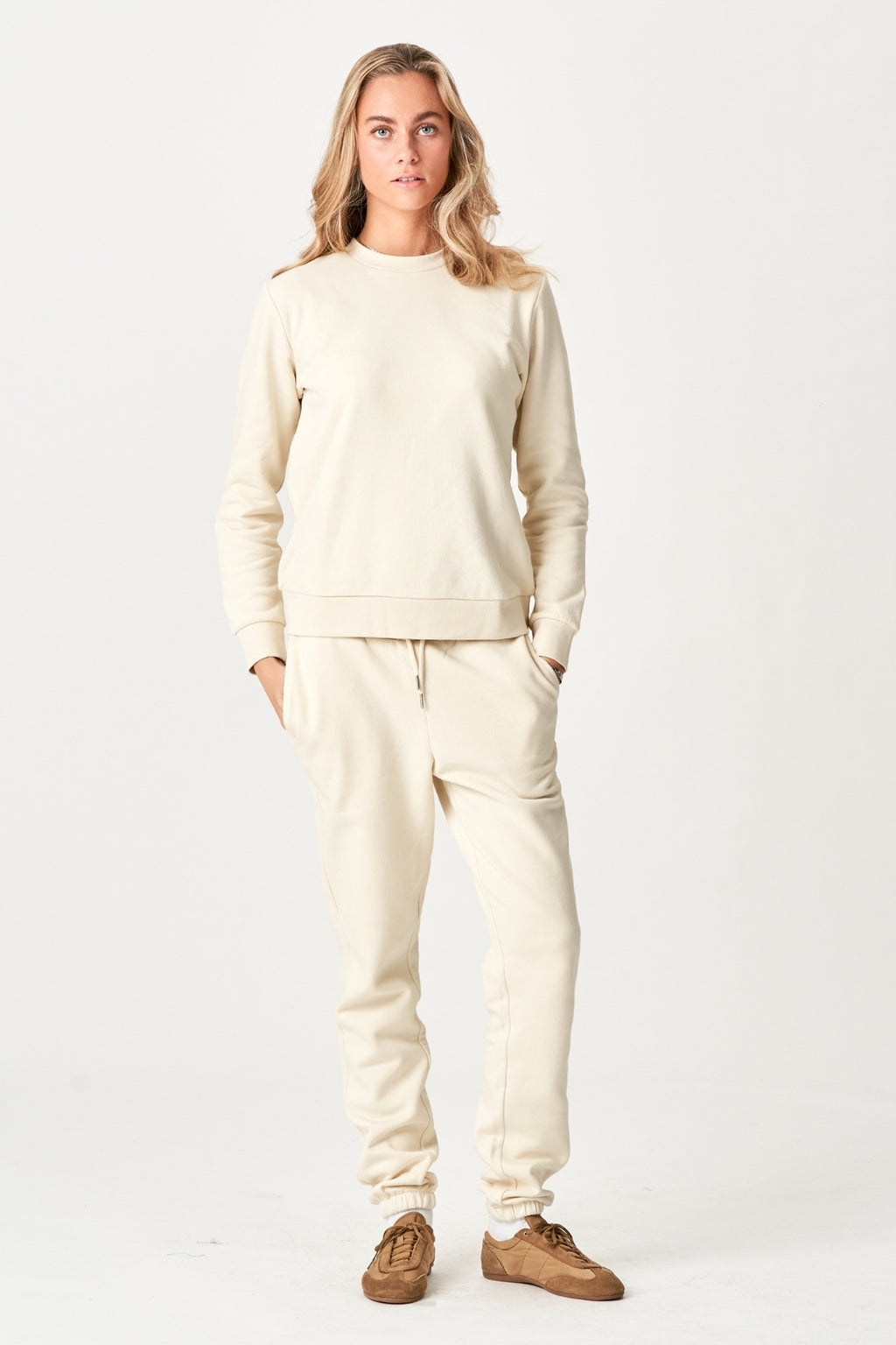 Basic SweetSuit avec Crewneck (Beige léger) - Forme de package (femmes)