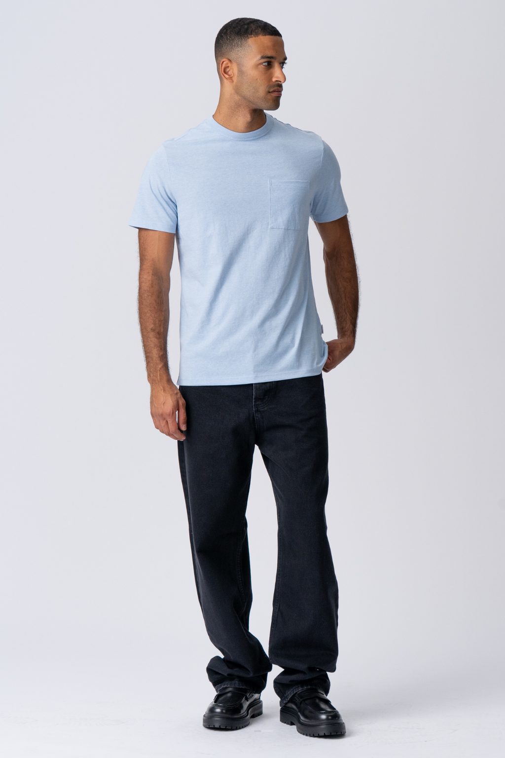 T-shirt avec poche - bleu clair