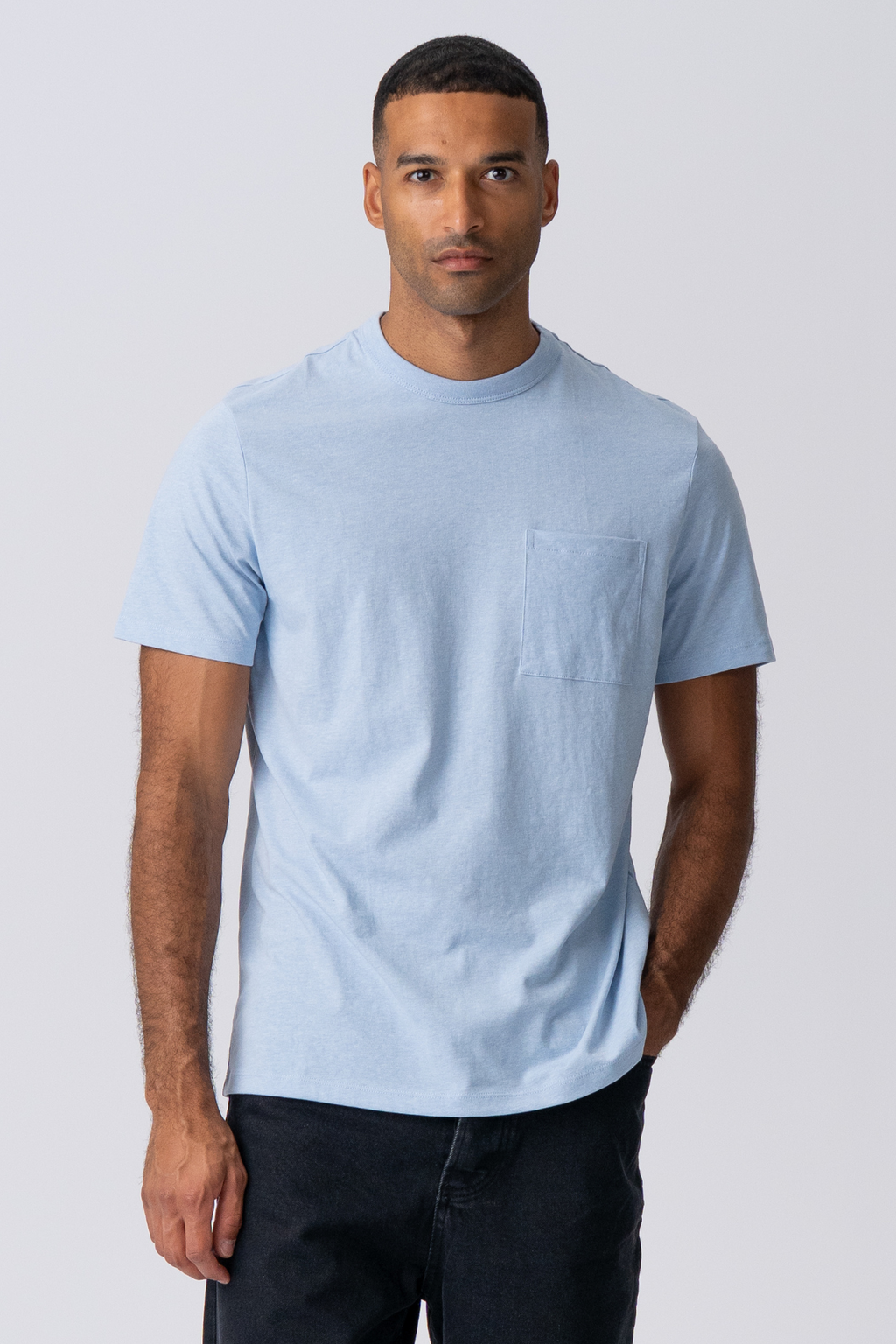 T-shirt avec poche - bleu clair
