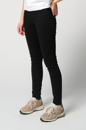 Le jean skinny de performance original - Black Denim