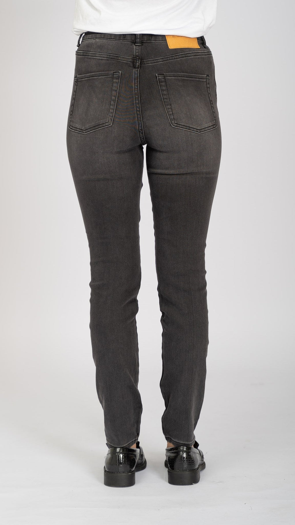 Le jean skinny de performance original - denim noir lavé