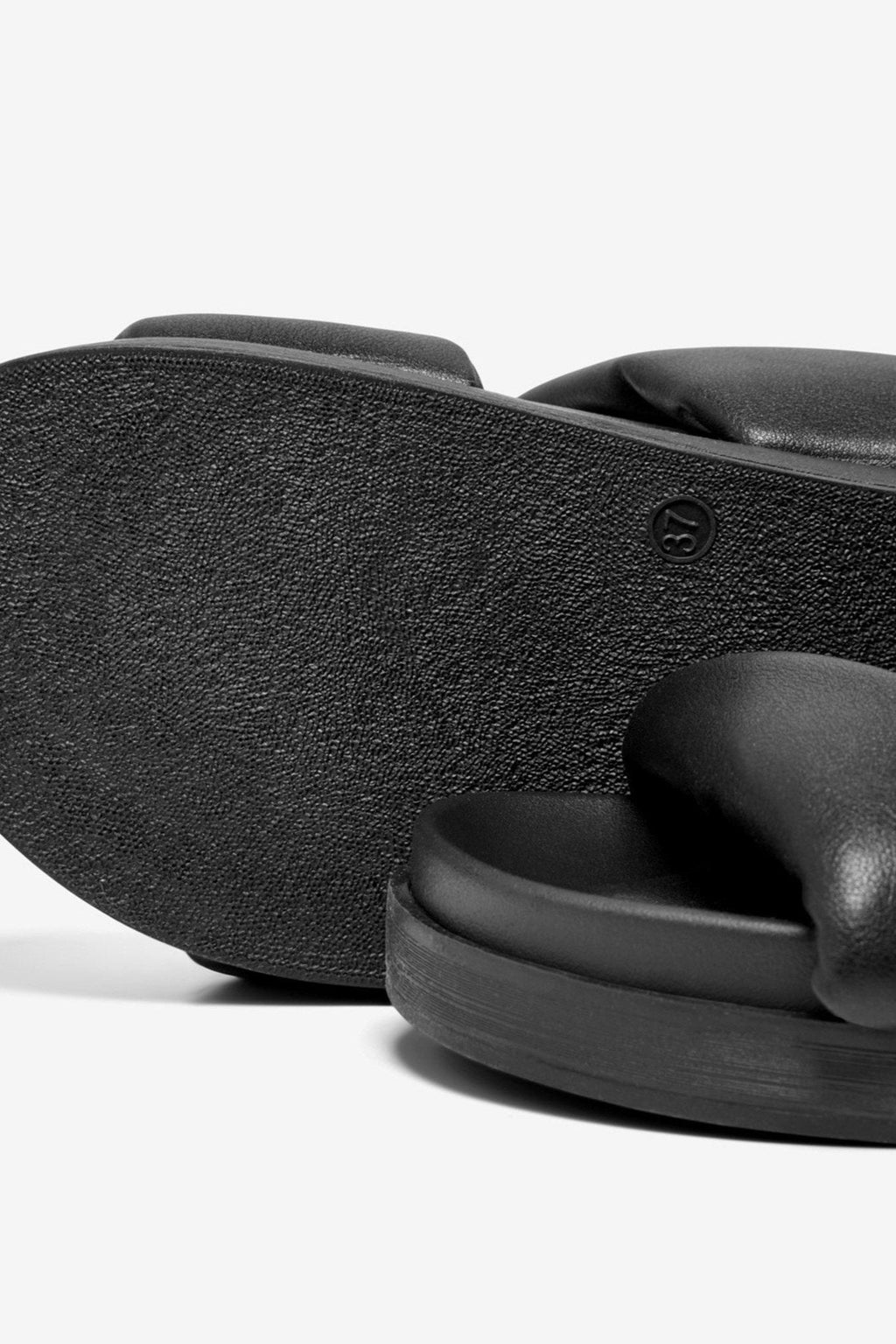 Minnie Sandaler - Black