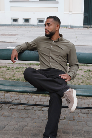 The Original Premium Performance Shirt - olijf