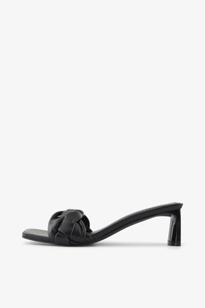 Jessica Sandal - Triez