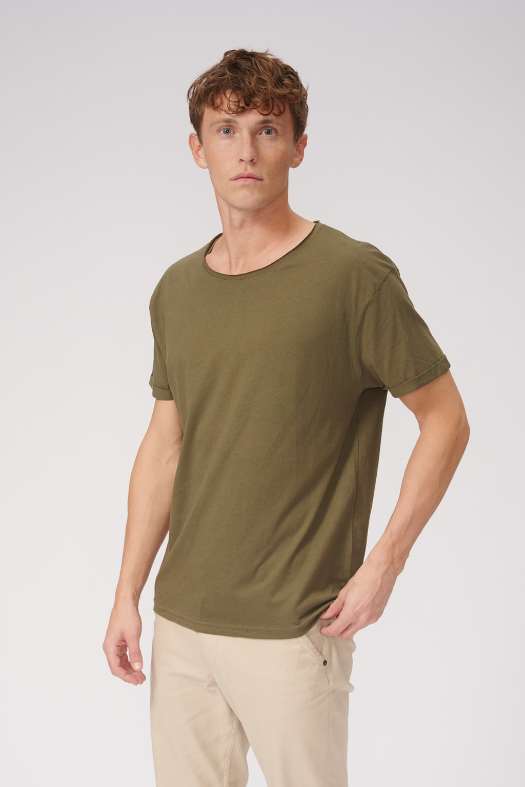 T-shirt à col profond - Vert olive