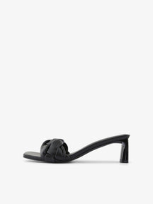 Jessica Sandal - Triez