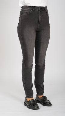 Le jean skinny de performance original - denim noir lavé